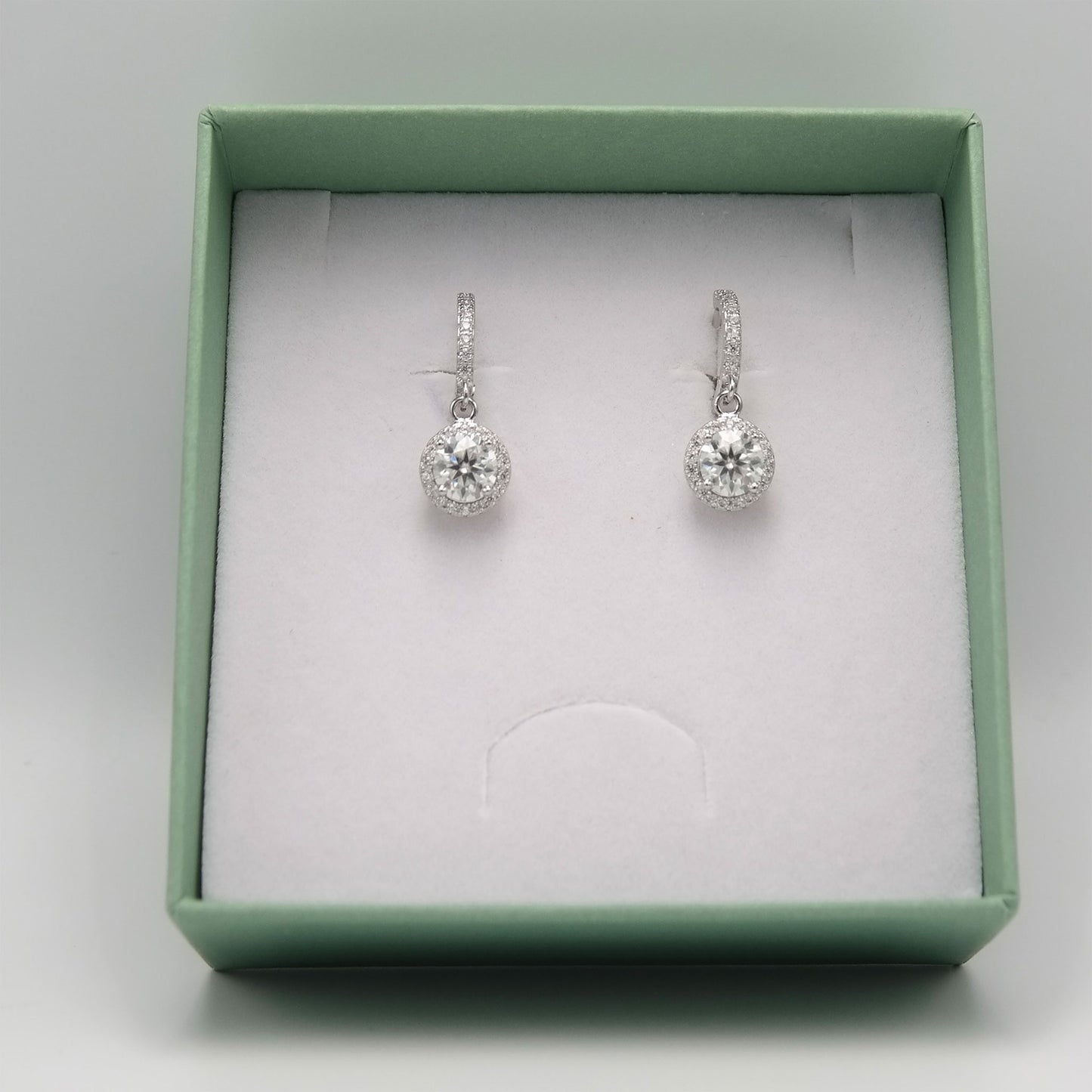 Elegant Moissanite Dangles GRA Cerrtified D VVS1